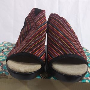 Wegde sandals size 8